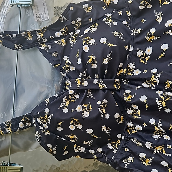 NWT Bloomchic M 10 Black Floral Tankini Top SUMMER - Picture 13 of 17